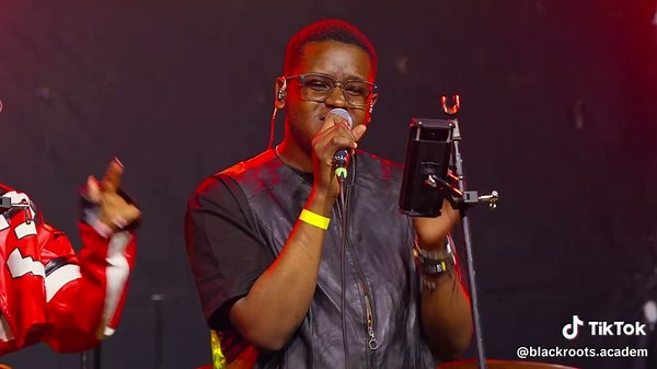 BlackRoots Academy Of Soul And BlackRoots UNLIMITED performed Soul-RnB Icon The Tony Rich Project's classic; 'Like A Woman'; at The 100% LIVE CLASSIC SOUL-RNB Series at Zone 7, Kampala. Lead Vocalist: Nathan 'Nate' Ssemanda Drums: Nehemiah Kasika Percussion: Vanessa Nyaketcho Bass: TShaka 'TSBRBass' Mayanja Keyboards/MD: Festo Mugume Lead/Rhythm Guitar: Paul Tim Ntege Jr Harmony Singers: Tonya Ahenda, Lisa 'LaSonia' Sonia and Aaron Ddamulira FOH Engineer/Monitor Engineers: Josh Kaspian, Fred Kib