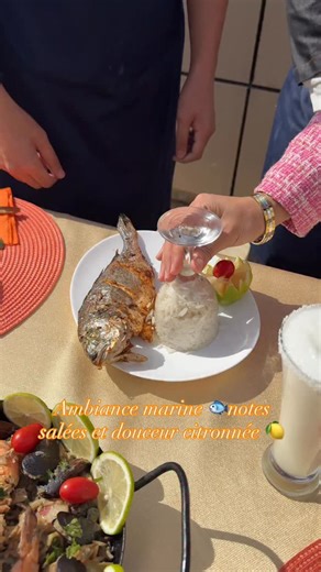 1.8K views · 141 reactions |  Chez pyramide, on plonge dans la mer aujourd’hui !  Soupe de poisson, dorade qui sort du four, paella pleine de fruits de mer…  Et côté sucré ? Explosion de citron : pana cota , tartelette citron , jus frais !  Le goût des vacances, sans quitter pyramide | Ecole Pyramide | Facebook