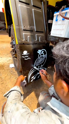 Talented Street Artist Paints Amazing Parrot Art on Vintage Truck |Hand Paint Truck Art#art #shorts