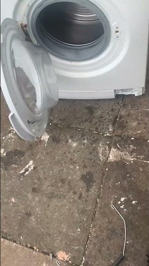 Curry’s Essentials Washing Machine - Brick time!!!