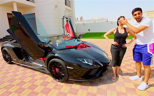 【中文字幕】MO VLOGS:迪拜小哥mo给姐姐一个梦想之车的惊喜