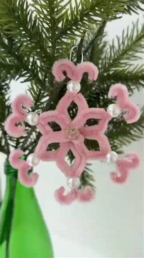 DIY snowflake ❄️ made from fluffy wire ❄️ #diy #christmas #craft
