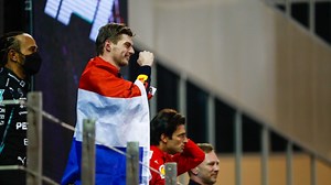 Verstappen claims last-lap win and world title at Abu Dhabi GP | RACER