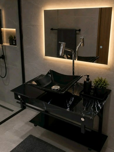 ✨ **Transforme seu banheiro com elegância e sofisticação!** ✨ Conjunto completo para banheiro, perfeito para quem busca um ambiente moderno e funcional. O kit acompanha **espelho com LED Touch**, **base de vidro marmorizada**, **prateleira de vidro**, **porta-toalha**, **gabinete completo em polipropileno** e ainda **buchas e parafusos para instalação**, proporcionando praticidade e excelente acabamento. ✅ Design moderno e luxuoso ✅ Materiais resistentes e de fácil limpeza ✅ Iluminação LED com a