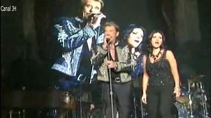 25K views · 1.3K reactions | Johnny Hallyday et Laura Pausini "La loi du silence" Bercy 2006 partie 3 | JH & CO | Facebook
