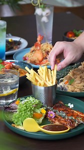 Satisfy your cravings with our RM15.90 Ombak Lunch Special! 🦞✨ Served with a refreshing Iced Lemon Tea to quench your thirst. Choose from crowd favorites like Fish & Chips, Creamy Mac & Cheese, Seafood Curry Laksa, and more! Book your table now and dive into deliciousness! 🌐 www.ombakkitchen.my | Ombak Kitchen