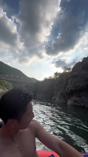 低予算すぎるスプラッシュマウンテン#おすすめ#川#スプラッシュマウンテン#このあと置いてった#一周したらまたやってた