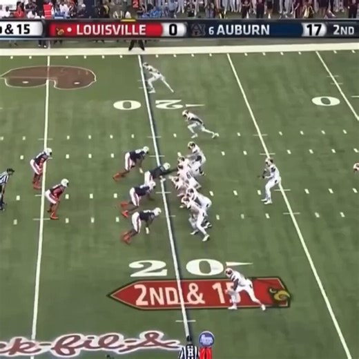 Lamar Jackson’s first College Football Game vs Auburn | 2015 👀