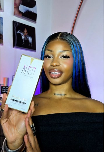 Divine Femininity in a Bottle with the new Mugler Alien Extra Intense. @MuglerOfficial #AlienExtraIntense #MuglerAlien #MuglerFragrances #Fragrance #AD