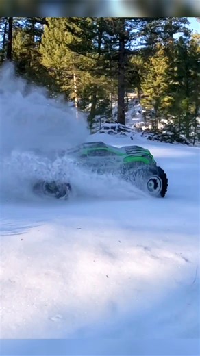 ❄️💥 Snow Blast Drift #fun #rccar #rcsnow #zoom #xrt #snowxrt #slowmotion #drift #cool