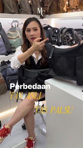 Morina on Instagram: "🇨🇳LIVE SHOPPING PO CHINA (09-22january)🇨🇳 Semua produk tidak ready stock. Semua pre order (PO) . Estimasi ready di indo 2minggu setelah close po.(bisa lebih cepat bisa lebih lama tiba tergantung keadaan cargo) . Code : Premium nylon leather bag(Mc002) Asli kulit sapi/cow Leather 💯 nylon premium 💯 - harga : 725.000 - size : P35/L11/T27cm . CARA ORDER KIRIM FORMAT LENGKAP Nama/alamat/no.hp/code pesanan Ke salah satu admin wa atau shopee Contact admin ada di LINK TREE yg