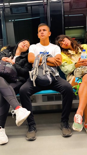 Two Girls Falling Asleep On Same Time💤😂 #viralreels #fbreels #fbreelsviral #reelsvideo #foryoureels #trendingreels #reeloftheday #explorepage #Funny #Viral #Pranks | No One Cares Videos