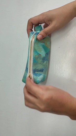 23K views · 193 reactions | DIY Mini Makeup Pouch #fbreels #diycraft #fbviral #diyprojects #handmade #sew #handmadecrafts #viral #trending #patchwork | DIY Cheng | Facebook