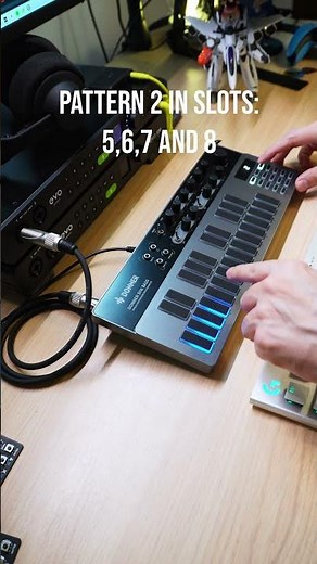 Testing the new "Song Mode" in the Donner B1 Analog Bass Synth Sequencer