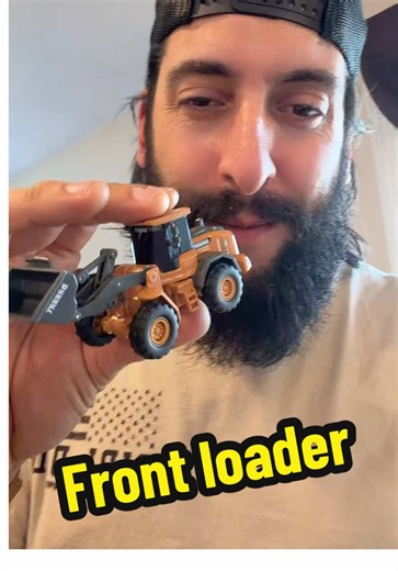 This 1/64 scale RC front loader is tiny but seriously fun. Fully controllable bucket, realistic construction look, and perfect for building mini job sites right on your desk or floor. If you love construction toys, this little loader is a must. #RCconstruction #MiniRC #ConstructionToys #DeskToys #TikTokCreatorPicks 🚜