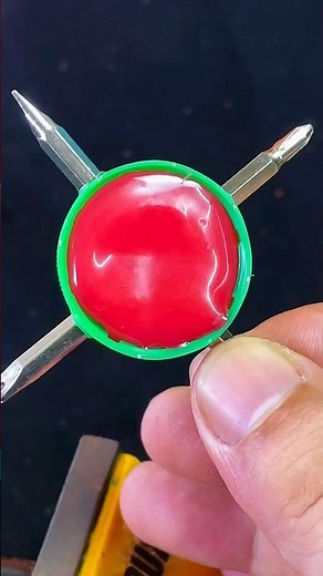 Simple and Quick! DIY Multi-Bit Screwdriver with Bottle Cap