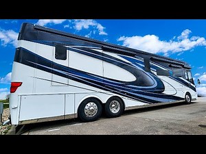 Tour of $1.1 Million 2023 Newmar Essex 4569