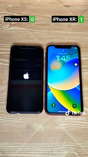 iphone xr vs iphone xs boot test