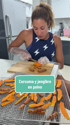 Cómo hacer cúrcuma y jengibre en polvo en casa
