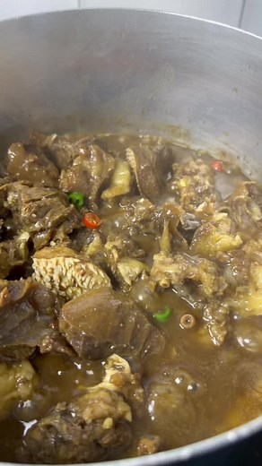 How to Cook Inyama Yenhloko: Traditional Cow Head Recipe