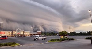 124K views · 4.2K reactions | Take a look at this MONSTER Shelf Cloud last Monday across Commerce, Georgia! Permission: Jaymi Knight | Live Storm Chasers | Facebook