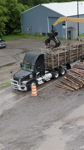 NPE Trucking x Mack Trucks