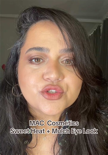 @usersjaw6u7j0t adlı kullanıcıya yanıt veriliyor Takipçim istedi, ben yaptım! 😍 MAC Sweet Heat ve Mulch farlarıyla bu sıcak, ışıltılı, dumanlı göz makyajını denedim. Siz de denemek ister misiniz? @maccosmetics Sweet Heat eyeshadow Mulch eyeshadow Naylon eyeshadow @Charlotte Tilbury Süper Brown Eyeliner @SEPHORA AUS   NZ @MECCA #eyeshadow #eyemakeup #maccosmetics #sweetheat #mulch
