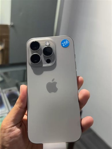 🔥 LELONG iPHONE 15 Pro RM500 🔥 Original 100% ✔️ Prestasi padu, design premium 💎 Sesuai untuk gaming 🎮, content creator 📸 & daily use 📦 Stok terhad – siapa cepat dia dapat 💰 Bidaan bermula serendah mungkin 🚚 Pos laju & selamat 📩 PM / DM untuk join lelong SEKARANG! #lelongiphone #iPhone15Pro #iPhoneOriginal #iPhoneMurah #iPhoneMalaysia