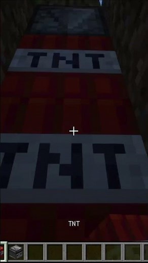 How to Build a TROLL Tree Trap in Minecraft 😂 #minecraft #minecraftshorts #minecrafttrap #mcbuilds