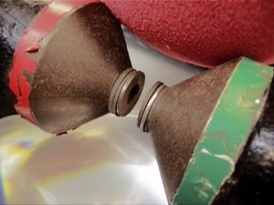 Paramagnetism of Oxygen | Harvard Natural Sciences Lecture Demonstrations