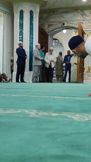 Understanding Islamic Prayer Practices in a Mosque