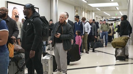 Largas filas de viajeros en aeropuertos de EE.UU.: renuncias y ausencias de agentes de seguridad por falta de pago salarial