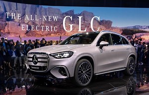 メルセデスベンツ『GLC』新型、航続713kmのEVとして登場…IAAモビリティ2025 1枚目の写真・画像 | レスポンス（Response.jp）