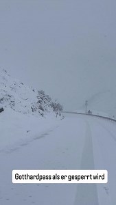 🚗❄️ Gotthardpass, Samstag, 27. September 2025 – die Strasse gehört nur mir. Runter von der Passhöhe, während hinter mir die Schneeräumung anrollt. Gesperrt, still, eindrücklich – ein Moment, den man nie vergisst. #Gotthardpass #Schnee #Passfahrt #Schweiz #Alpen #Roadtrip #Berge #Adventure | SchneeToni