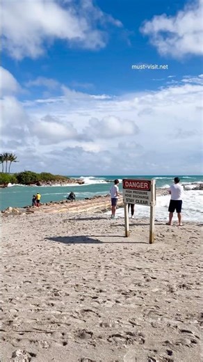 Boca Raton Inlet is a unique spot where the ocean meets the Intracoastal Waterway