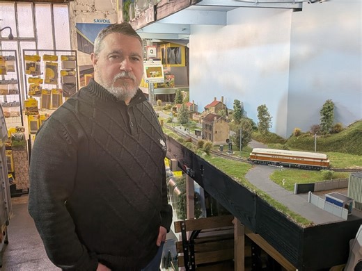 De Nice à Dijon : l’incroyable pari de ce passionné qui a transformé son garage en lieu sacré