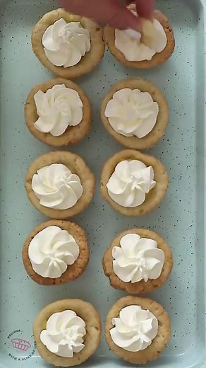 1.4M views · 31K reactions | Banana Cream Pie Cookie Cups turn a classic pie into cute bite-sized cookie cups that are great for potlucks, BBQs, and parties. The crust is made with sugar cookie dough and filled with creamy vanilla pudding. Add fresh banana slices and you get cute mini pies! https://www.crazyforcrust.com/banana-cream-pie-cookie-cups/ | CrazyforCrust | Facebook