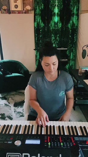 One of my favorite #adventuretime songs ❤️❤️❤️ #everythingstays #marceline