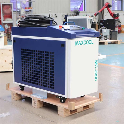 Portable 2000w Continuous Fiber Laser Cleaning Machine  Laser Rust Removal for Rust Paint Metal Cleaning