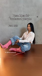 Get 250 pose ideas: https://nicolewongcoaching.com/pose_perfection Pose idea for awkward people #posingtips #posingforthecamera #posingideas #instagramphotos | Heynicolewong