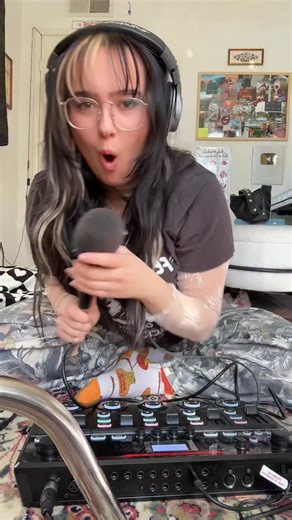 DAY 10 🌟 im a beatboxer now #loopmachine #singersongwriter #followingmydreams #dreams #fyp | SophieMarie.B