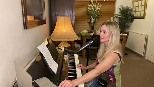 Happy Friday! 🥂Thought I’d clock in with a song! This is a cover of ‘Annie’s Song’ by John Denver. Please ignore the plaster on my finger, just a small knife cut washing up-And yes I wash up!🤣🤣❤️xx | Emma Gilmour Singer/Pianist