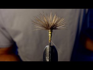 Comparadun dry fly (Mayfly) How to tie a deer hair mayfly dry fly for fly fishing a mayfly hatch.