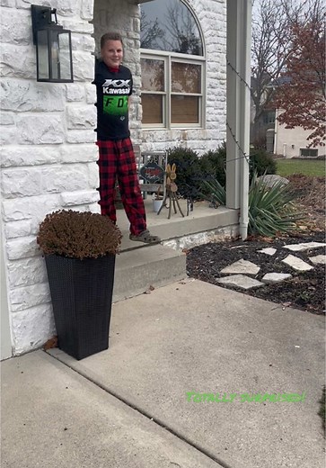 Merry Christmas Surprise: Santa Delivers a Dirt Bike