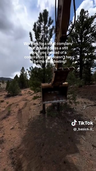 All thanks to @Benhulet2 🫶🏻#bluecollar #fypage #300hp #utah #cat #L7dirtworks