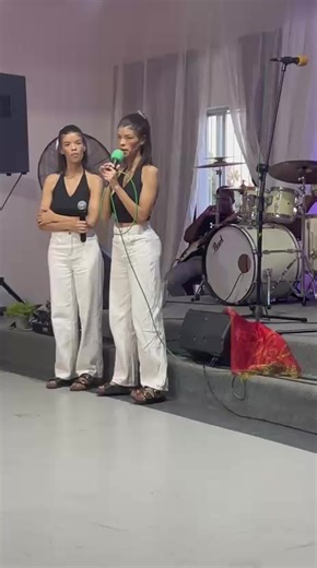 Cay Twins' Special Visit to Singout