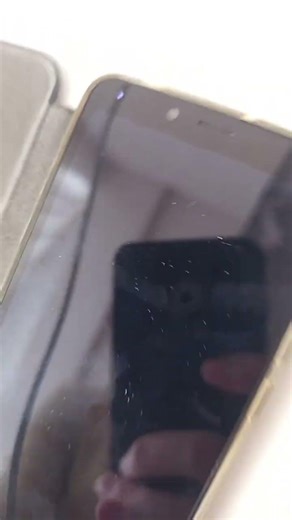 The Redmi 6A's bootloader isn't unlocked.