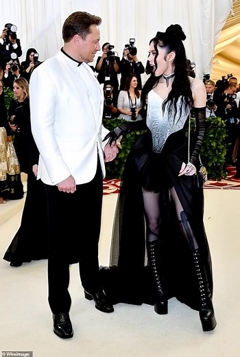 330K views · 4.7K reactions | “Elon Musk AI Generated Video Using Grok AI” https://youtu.be/e2KiOX7HkYo?si=XKq4cBu_EKXJRQ_8 | Billionaire Hub | Facebook