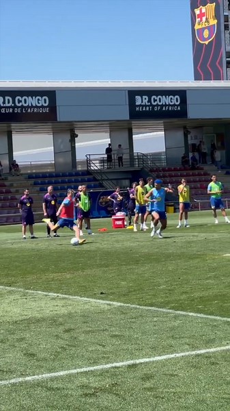Welcome to Olmo's show 🪩 #shorts #fcbarcelona #olmo