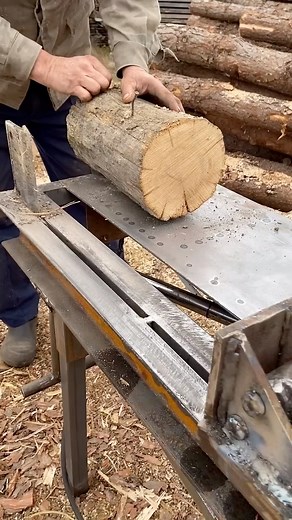 How To Break Wood, Great Wood Splitter #woodworking #woodwork #woodworker #USAToday #woodcarving #wooden #Great #usa #woodcutting #cutting #working #us #workoutmotivation #workinprogress | Wood Splitter - Official